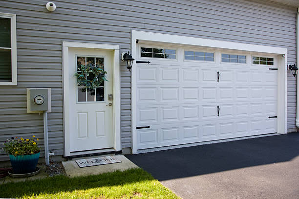 24/7 Emergency Garage Door Panel Replacement experts in Jones County County, TX